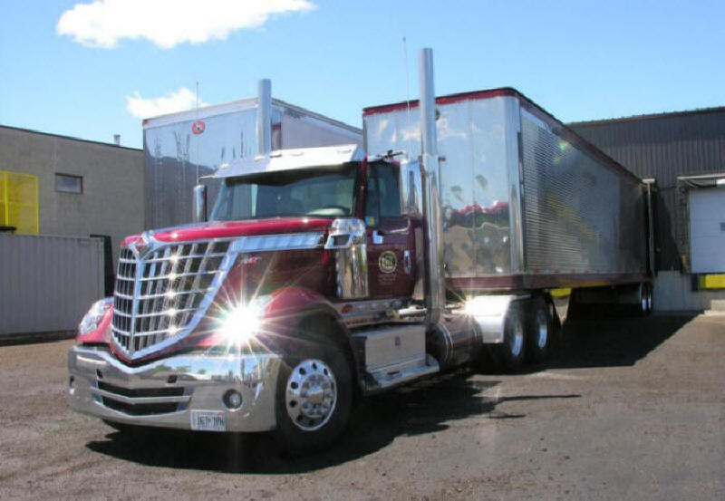 high resolution picture of new International Lonestar daycab truck tractor