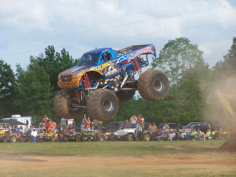 King Krunch Monster Truck coming in for a rough dusty landing