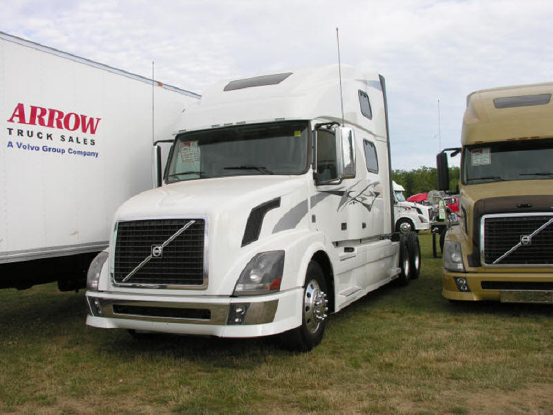 Picture of shiny new Volvo truck at Fergus Truck Show